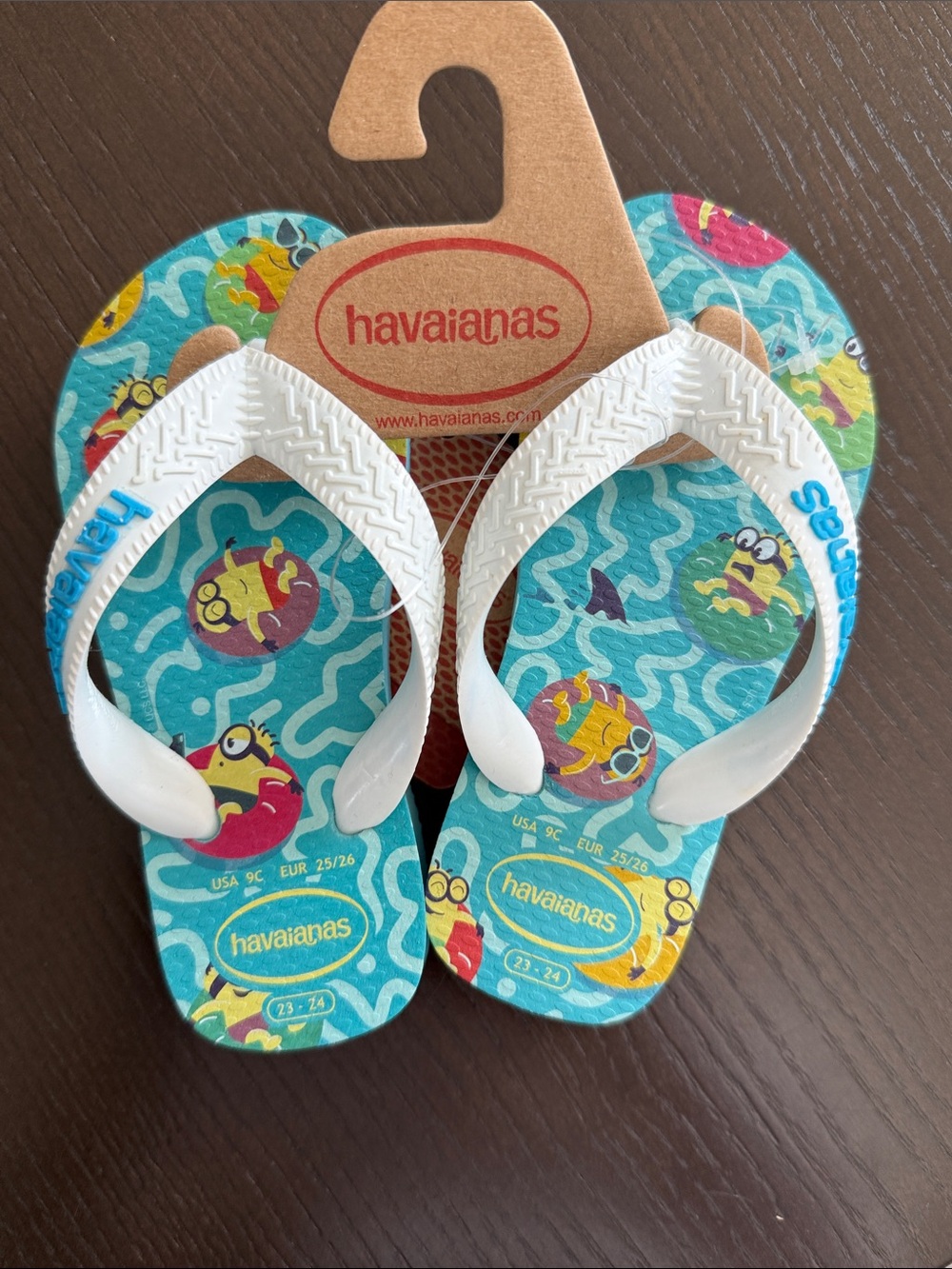 NWT Rare Havaianas Kids Minions Blue Flip Flops with White Straps